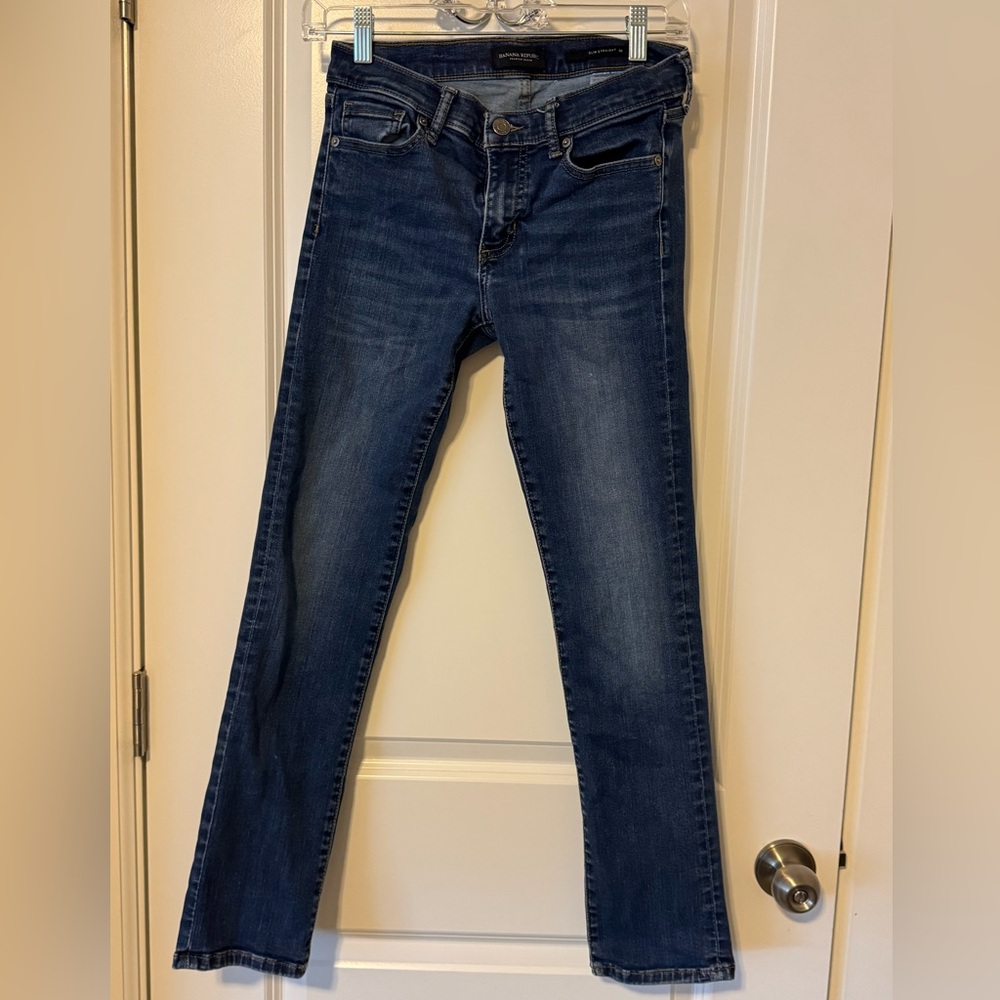 Banana Republic Women‘s Slim Straight 5 pocket jeans. Size 26